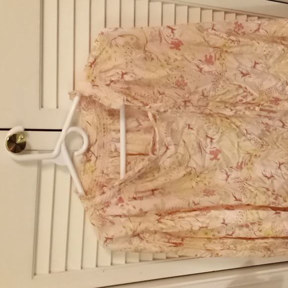 Cato flower blouse NEW - Picture 2 of 5